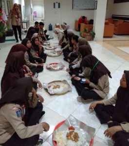 makan bersama